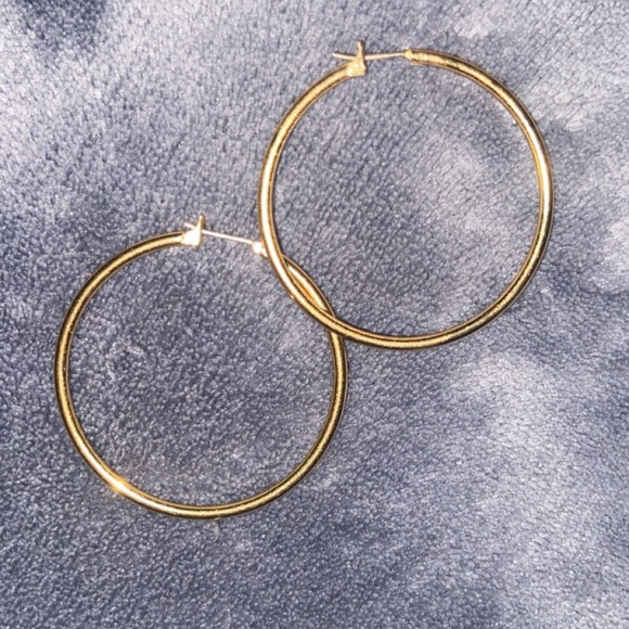 Gold hoop earrings - Picture 1 of 1